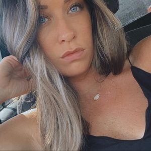 Meet your Posher, Courtney